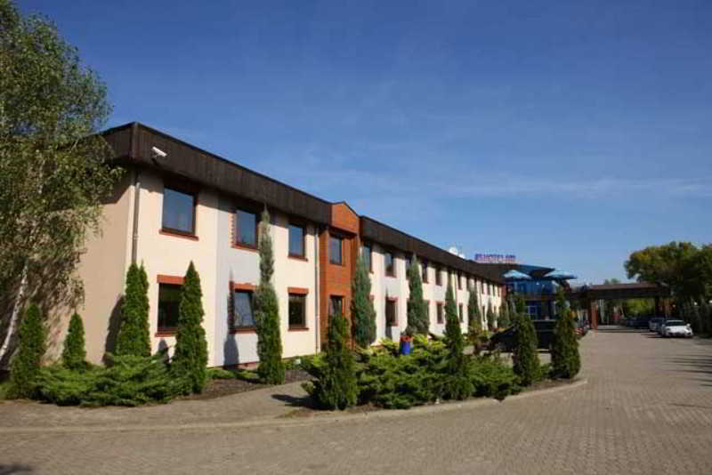 Hotel 500 W Strykowie Exterior photo